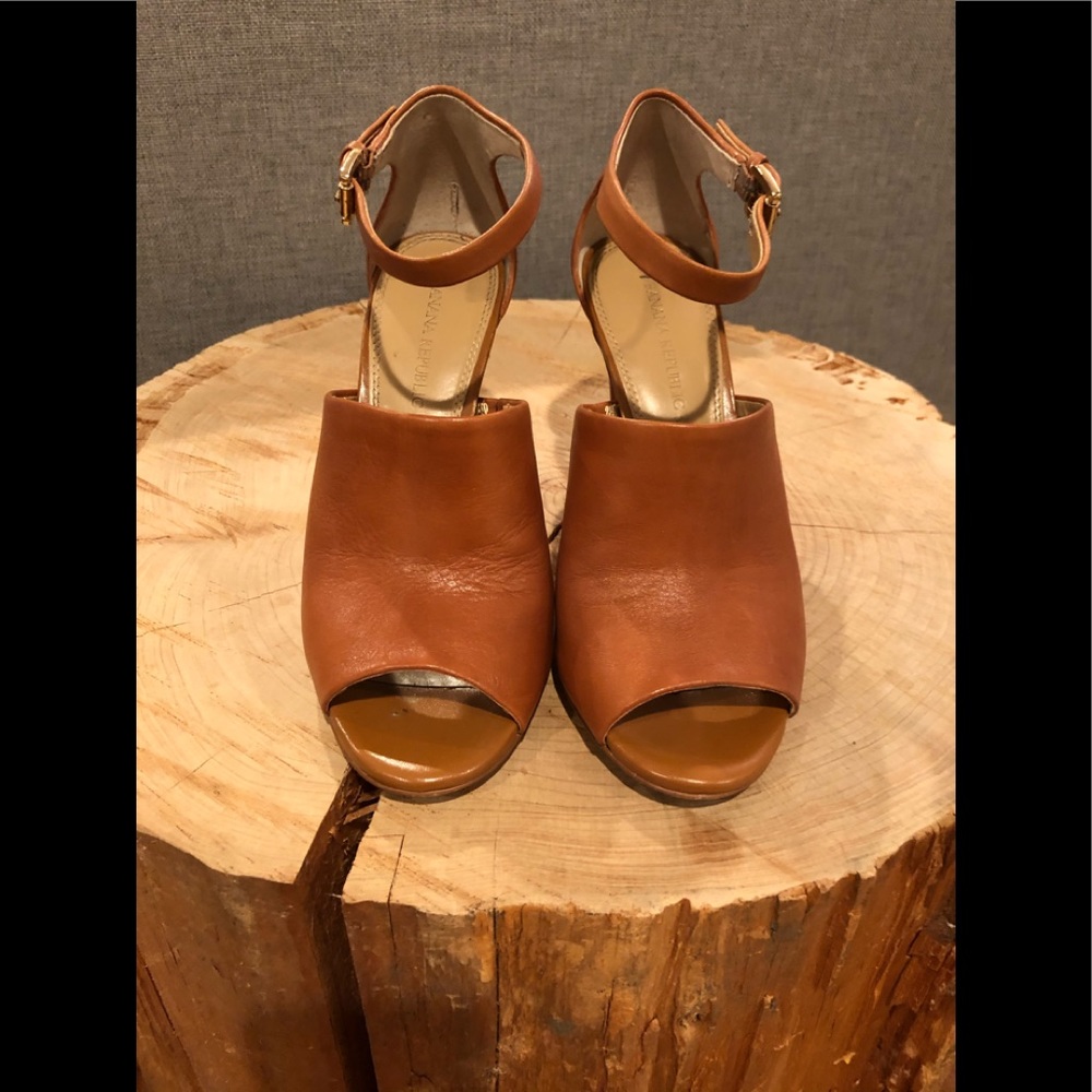 Banana Republic Rylee heels
